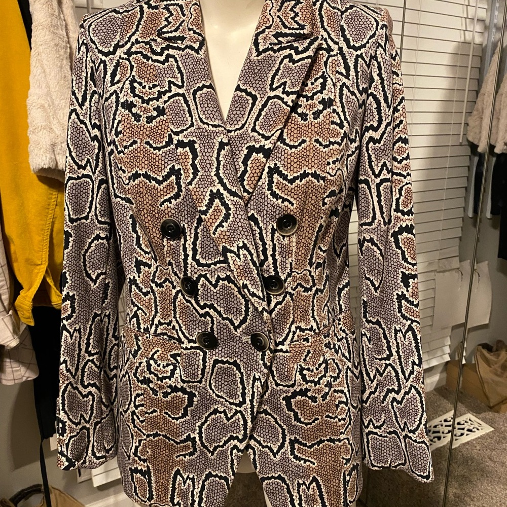 Cabi Python Blazer. Fall 2019. - image 4